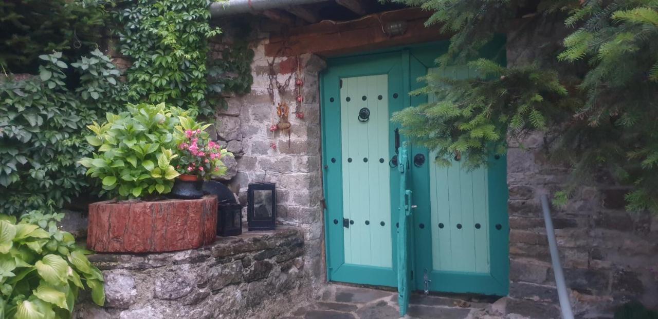 Traditional Rooms Karaouli パピンゴ エクステリア 写真