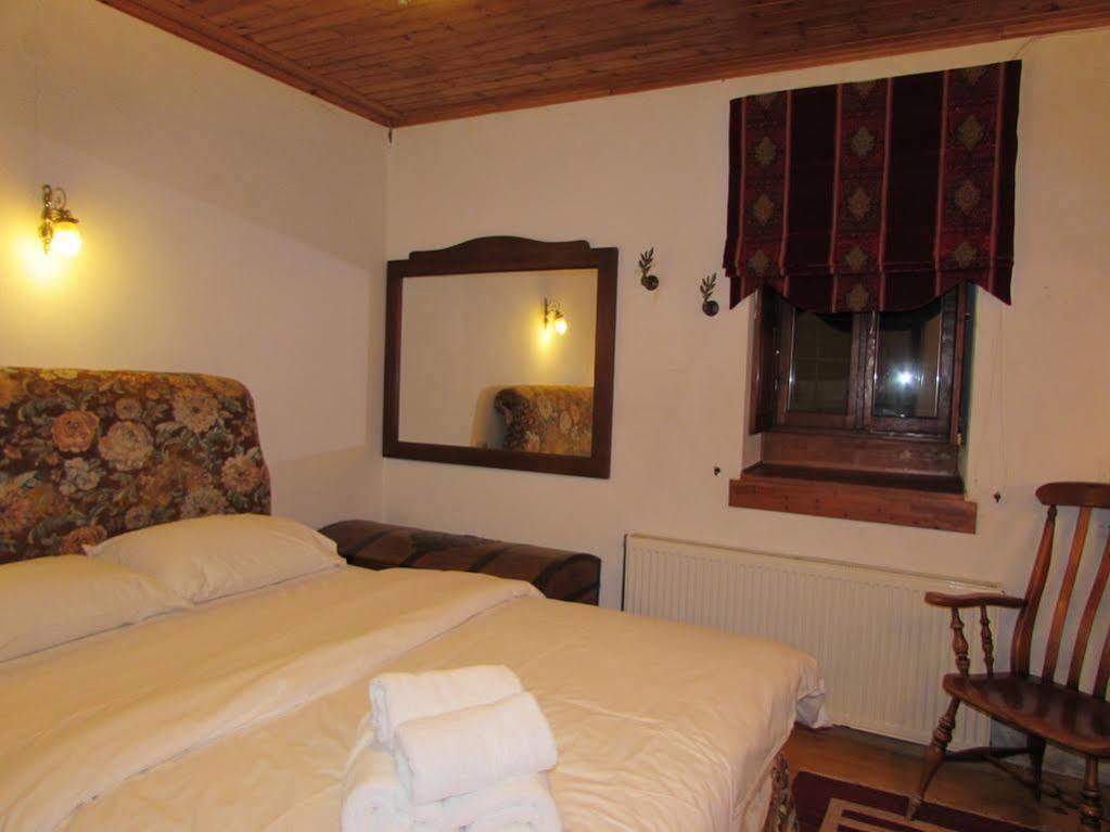 Traditional Rooms Karaouli パピンゴ エクステリア 写真