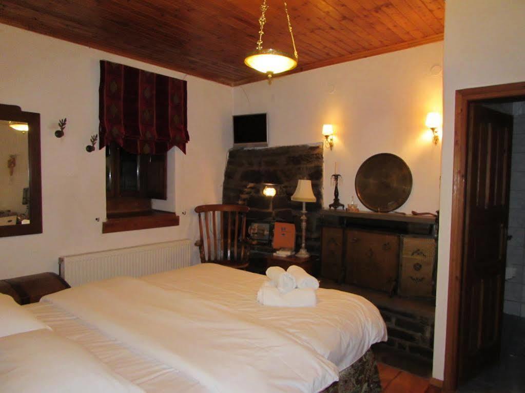 Traditional Rooms Karaouli パピンゴ エクステリア 写真